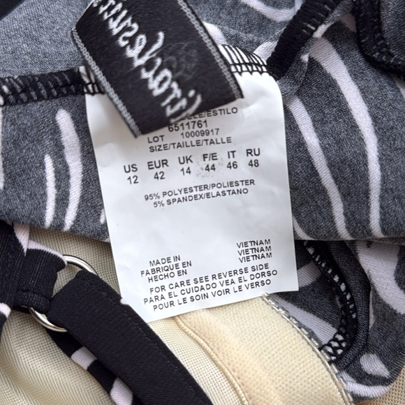 NWT Miraclesuit Savannah Roswell Floral Black and White Tankini Top Size 12 - Picture 9 of 10